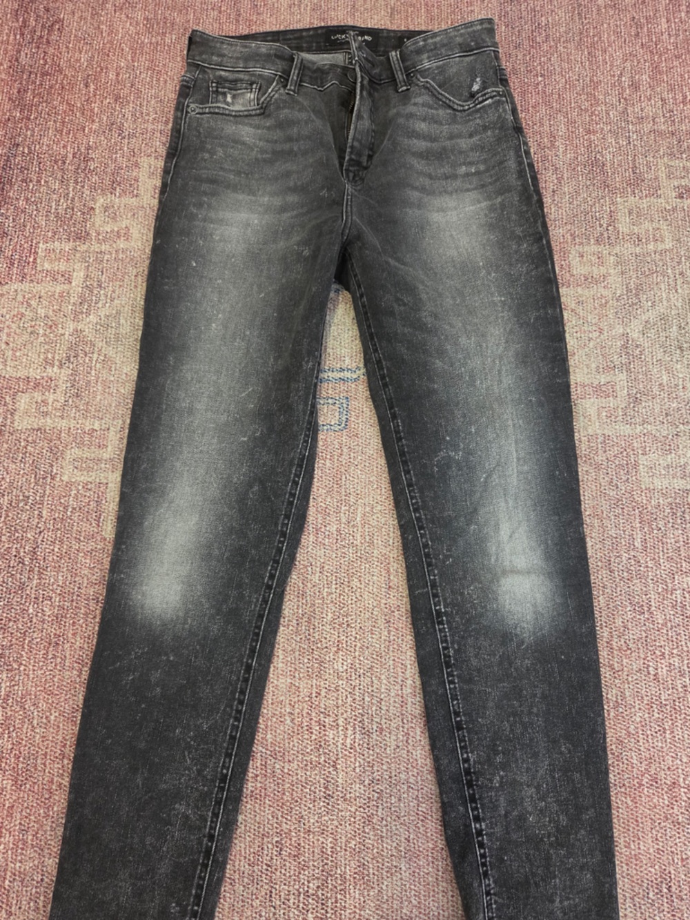 Lucky brand stone wash high rise black Bridgette skinny in like new size 6/28